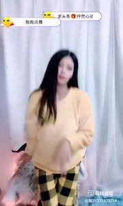 #搞笑是刚需 发个睡衣椅子舞?